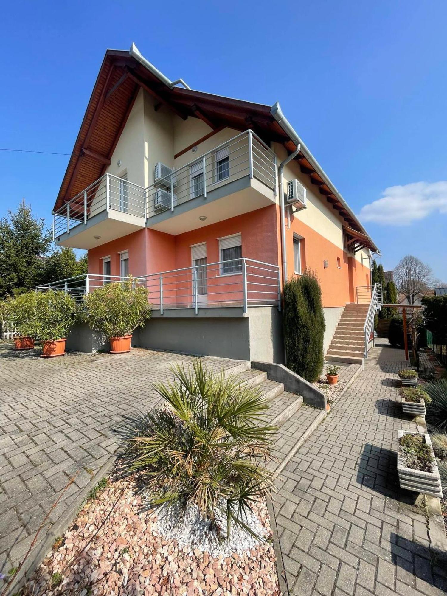 Apartment Akacfa