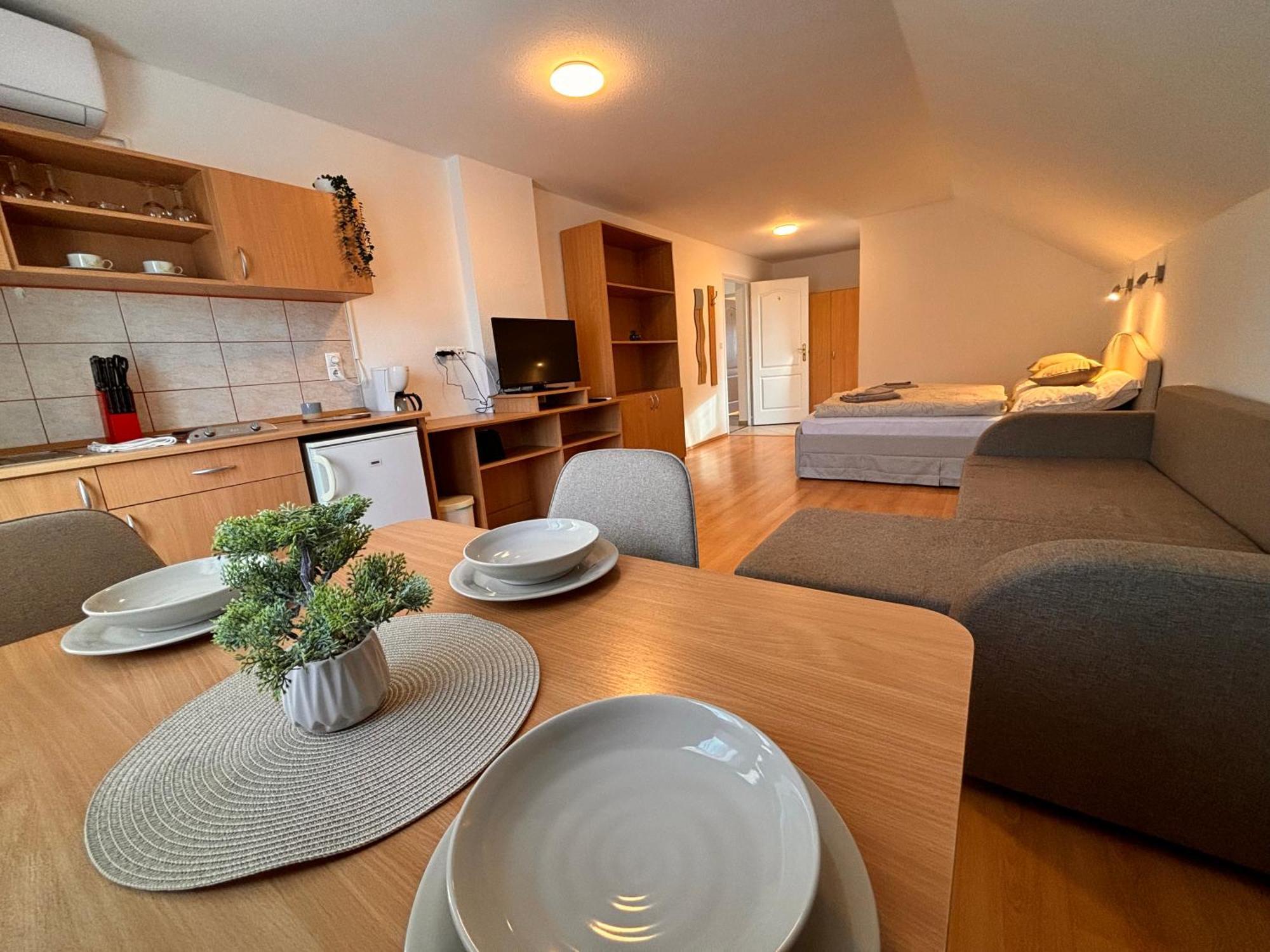 Akacfa Apartment